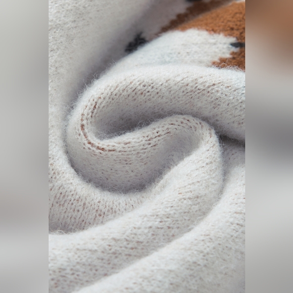 Geometric Contrast Round Neck Long Sleeve Sweater - Picture 6 of 14